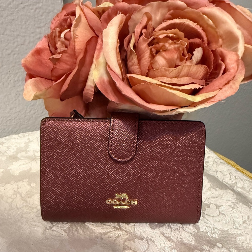 Coach Leather Medium Zip Wallet NWT Rose Gold Wine Compact Cash Cards - Picture 4 of 13